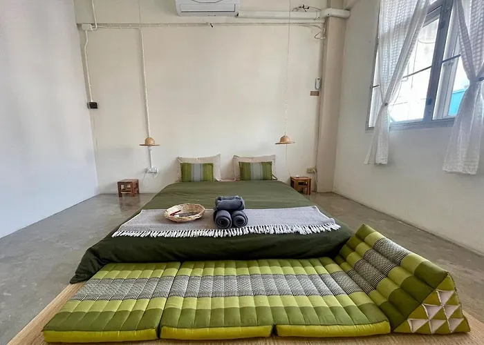 Baan Khaosoi - Rooftop House In Talad Noi