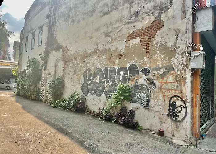 Baan Khaosoi - Rooftop House In Talad Noi *