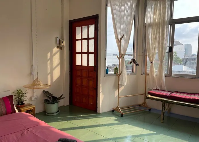 Baan Khaosoi - Rooftop House In Talad Noi *